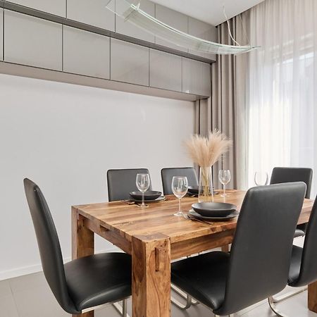 Stylish Kosciuszki Apartaments Near The Market Square With Free Garage Wroclaw By Noclegi Renters Exteriör bild