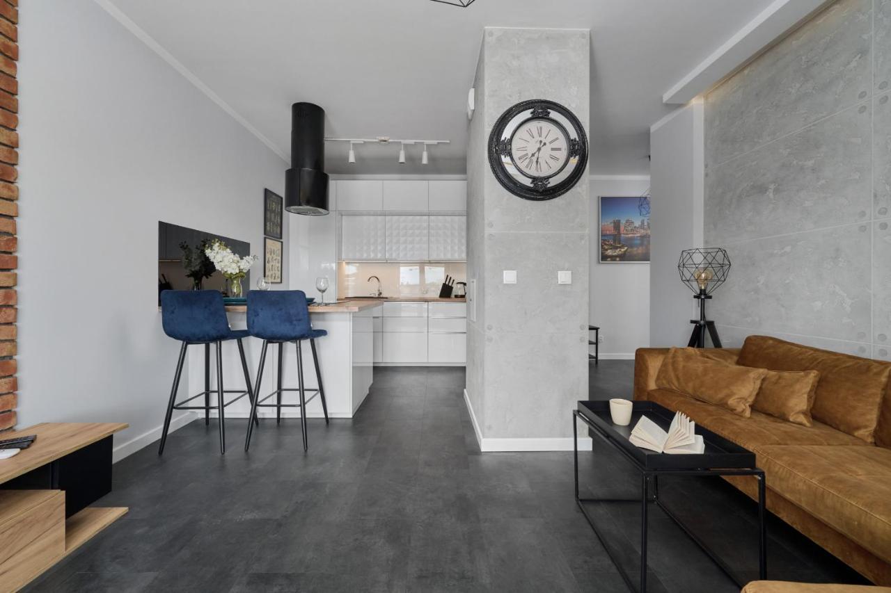 Stylish Kosciuszki Apartaments Near The Market Square With Free Garage Wroclaw By Noclegi Renters Exteriör bild