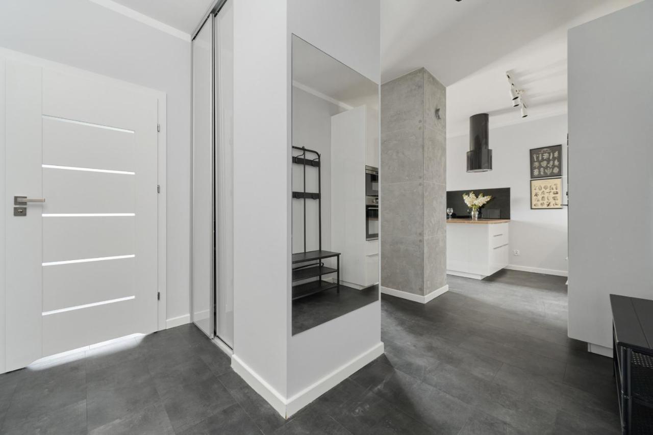Stylish Kosciuszki Apartaments Near The Market Square With Free Garage Wroclaw By Noclegi Renters Exteriör bild