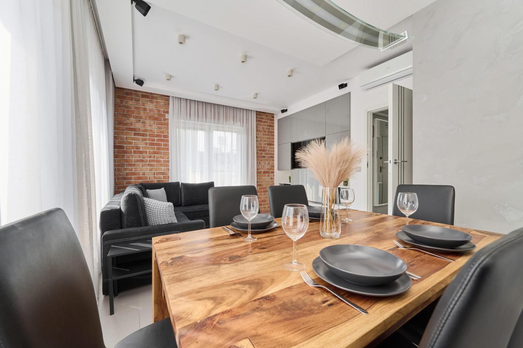 Stylish Kosciuszki Apartaments Near The Market Square With Free Garage Wroclaw By Noclegi Renters Exteriör bild