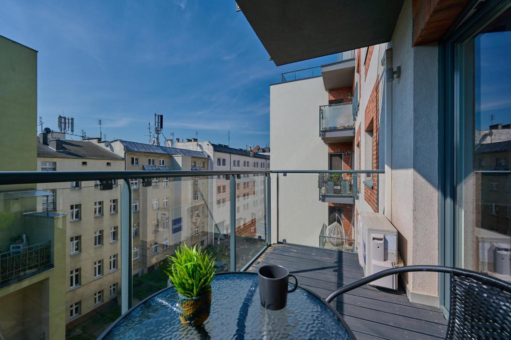 Stylish Kosciuszki Apartaments Near The Market Square With Free Garage Wroclaw By Noclegi Renters Exteriör bild