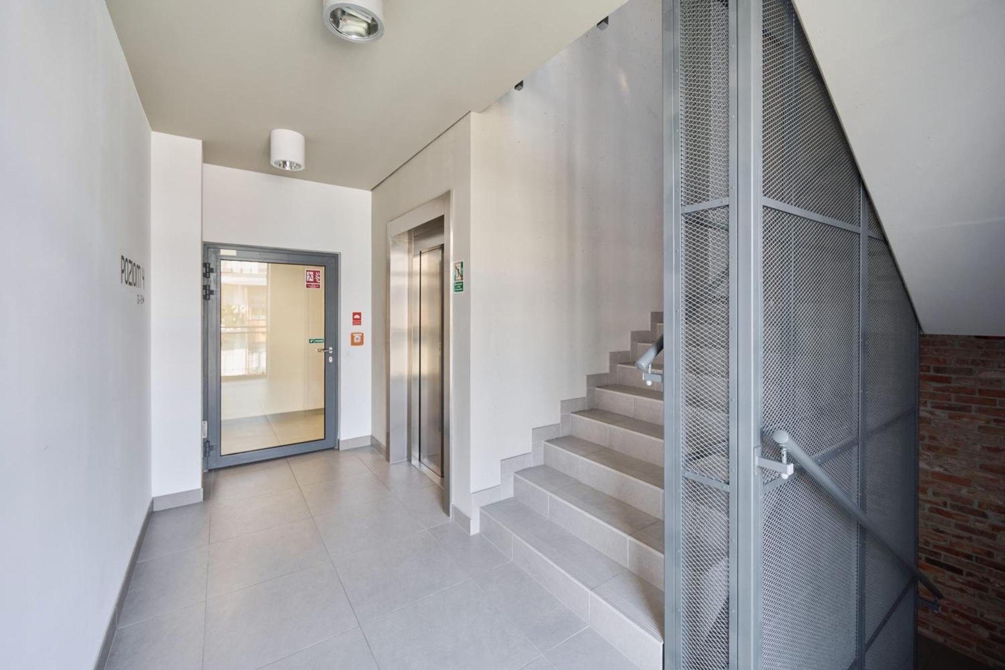 Stylish Kosciuszki Apartaments Near The Market Square With Free Garage Wroclaw By Noclegi Renters Exteriör bild