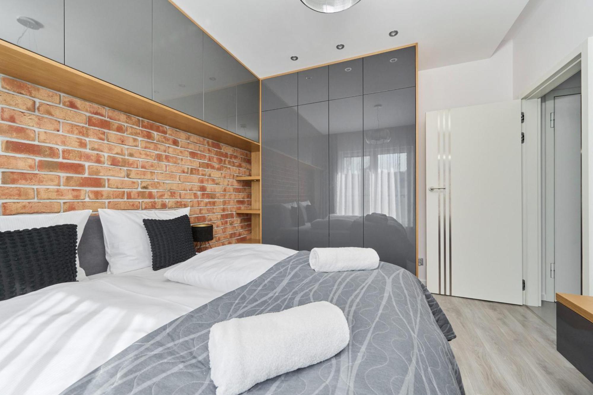Stylish Kosciuszki Apartaments Near The Market Square With Free Garage Wroclaw By Noclegi Renters Exteriör bild
