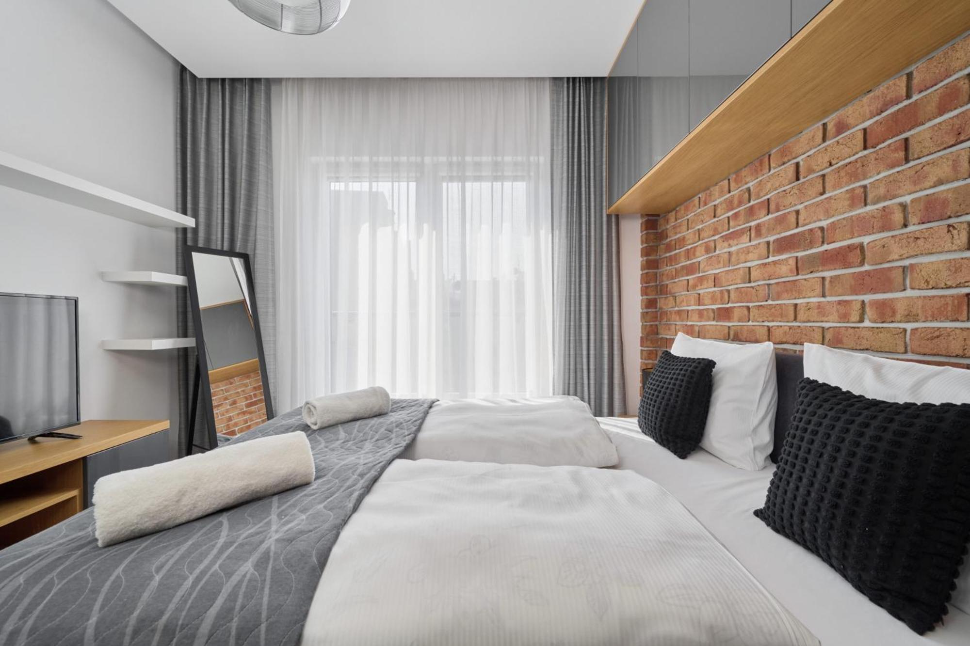 Stylish Kosciuszki Apartaments Near The Market Square With Free Garage Wroclaw By Noclegi Renters Exteriör bild